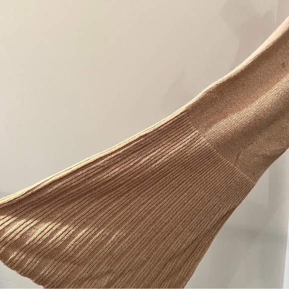 ELIZABETH AND JAMES blush belle sleeve sweater - M - Picture 3 of 5